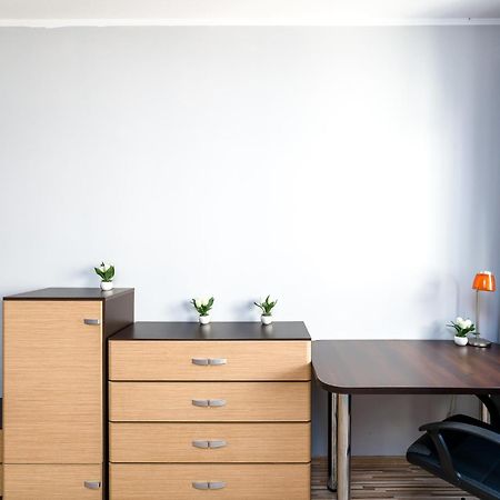 פוזנן Sleepway Apartments - Garbary 95-112A חדר תמונה