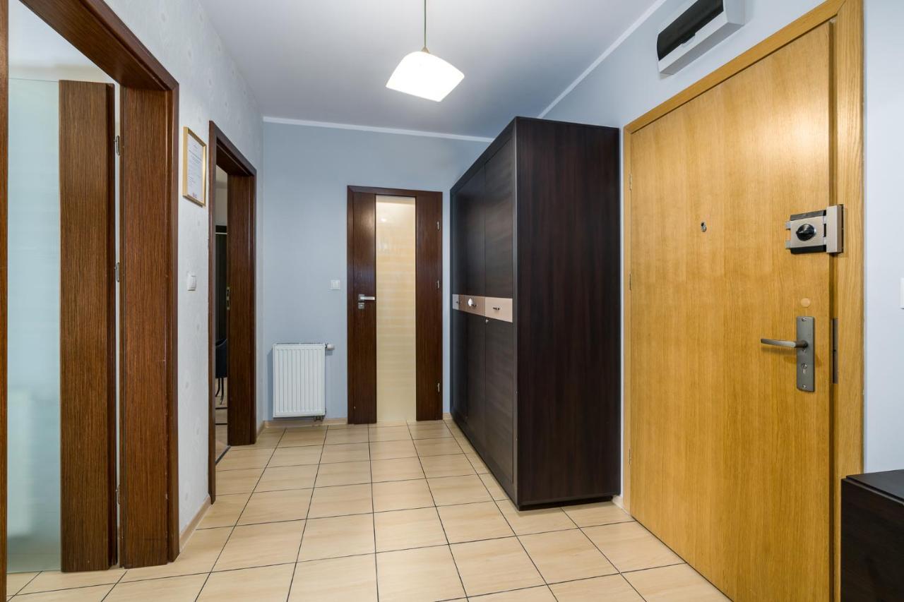 פוזנן Sleepway Apartments - Garbary 95-112A מראה חיצוני תמונה